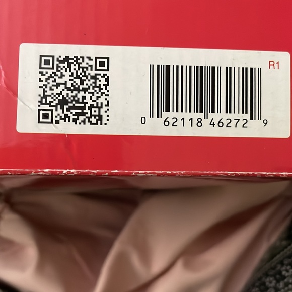 Twin mobile 7” DVD players - Picture 4 of 5